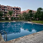 Premium Village Oasis Avec 5 Piscines Et Jardins
